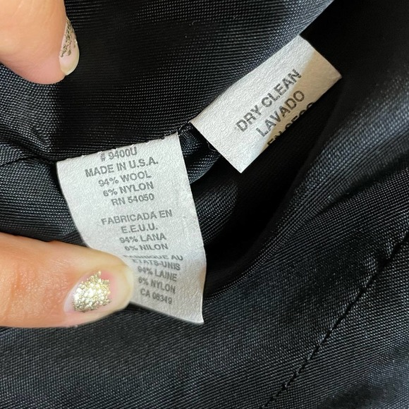 Jones New York Petite Wool Blend Black Blazer w/ Gold Toned Button’s Size 4P - Picture 8 of 8